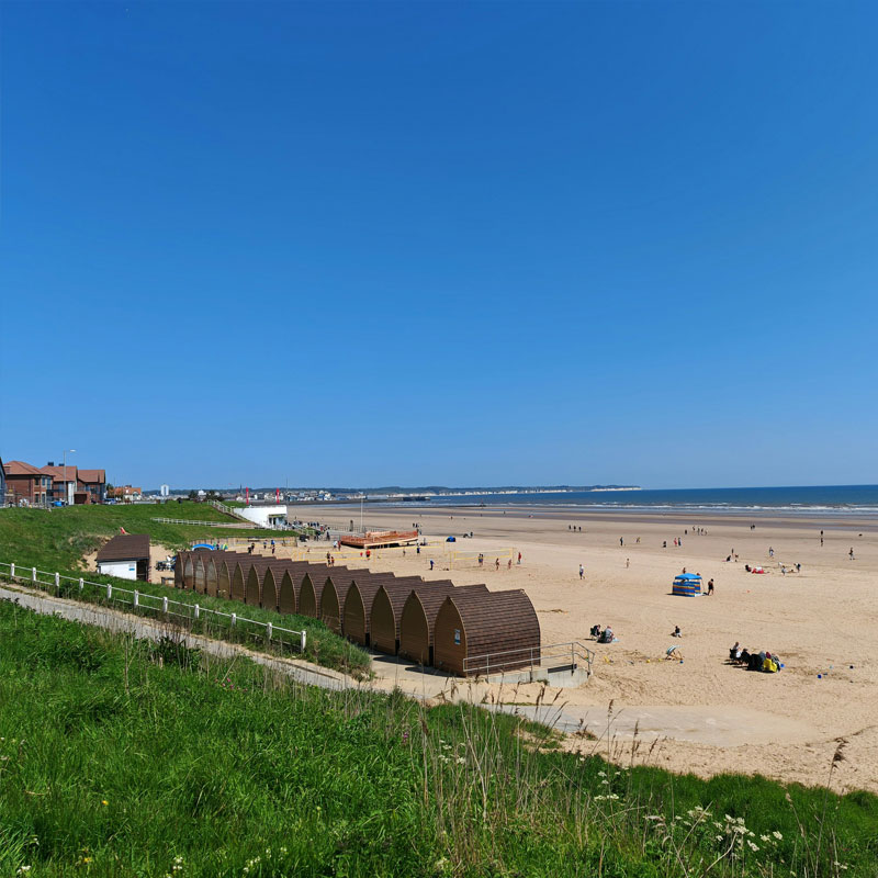 Large holiday cottages available in Bridlington, East Yorkshire, suitable for families and group bookings who enjoy beautiful beachside locations