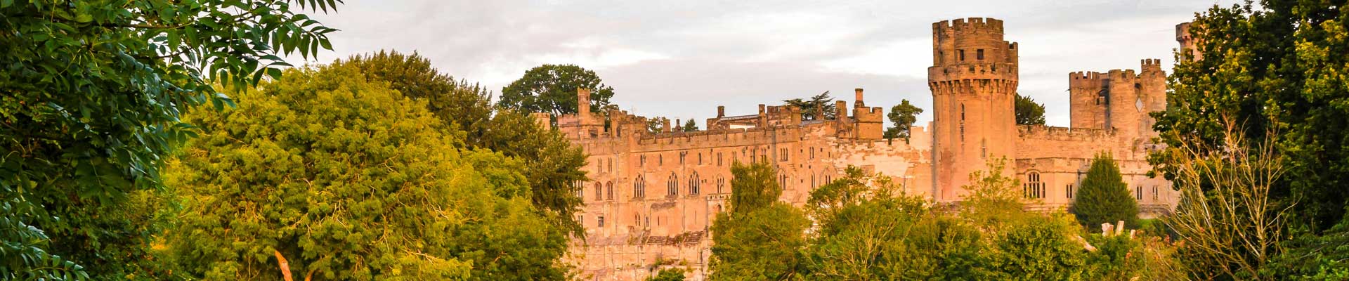 Find large and relaxing holiday accomodation in Warwickshire, which offers days out exploring towns, cities, castles and countryside