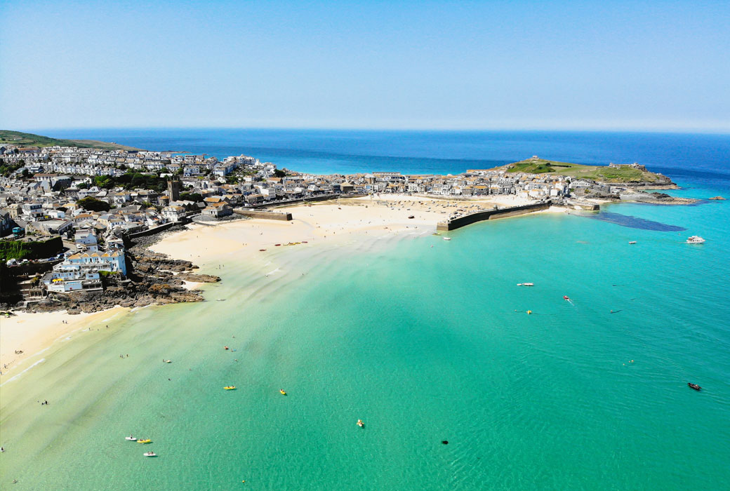 Discover large holiday cottages near beautiful beaches in Cornwall