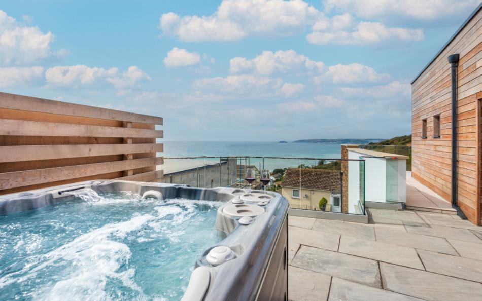 48 Trerieve in Cornwall with a hot tub