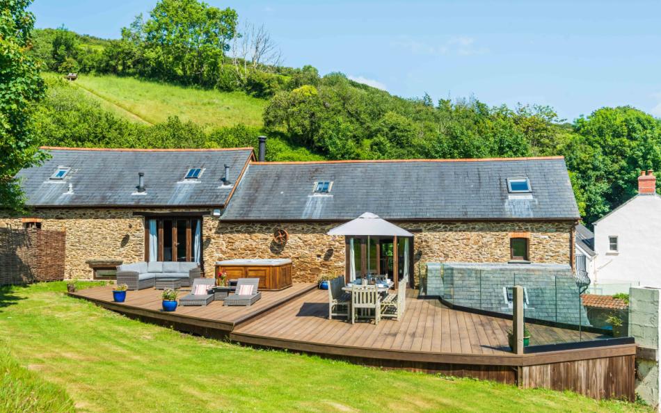 The Old Barn large holiday cottage in Combe Martin, sleeps 10