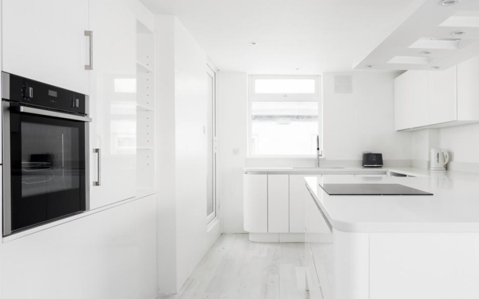 modern kitchen at Utopia No.6