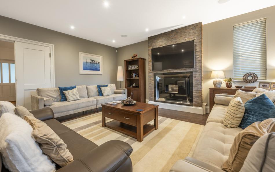 Large lounge at Grasmere Beach House 