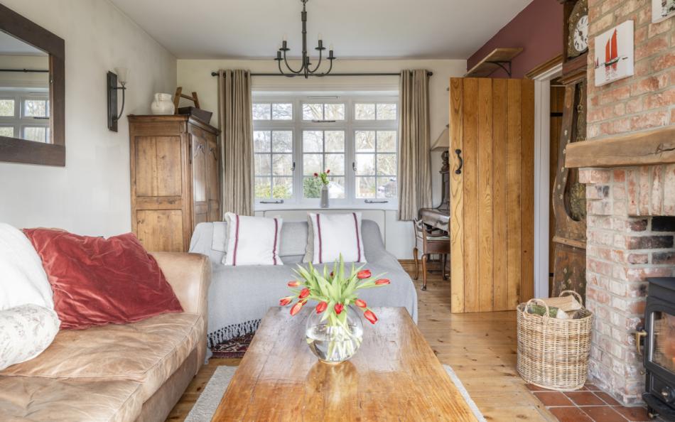 cosy lounge at at Heather Cottage