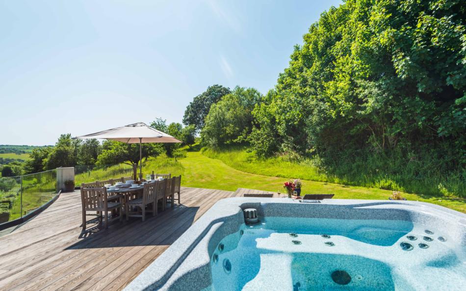 the hot tub at The Old Barn 