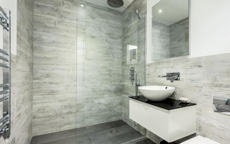 Bathroom at La Mer
