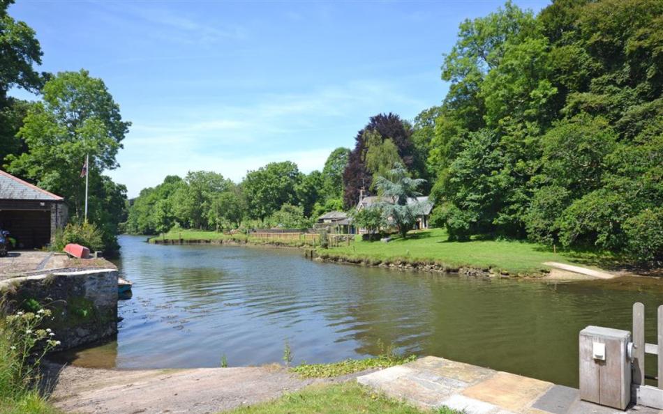 The private slipway at Perwood Shippon with a mooring for a small boat at Perchwood Shippon