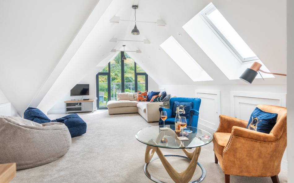 Top floor separate sitting room at 6 Rosewalk