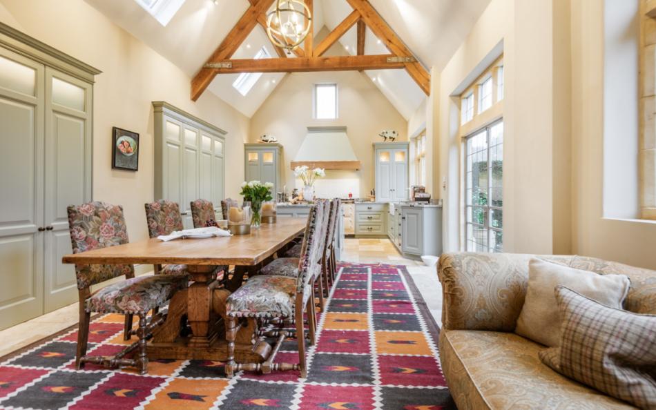 dining table at Brookside Lodge 