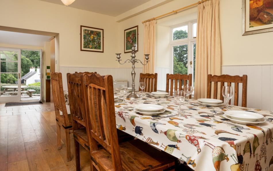 Dining table at Holne Chase Carriage House