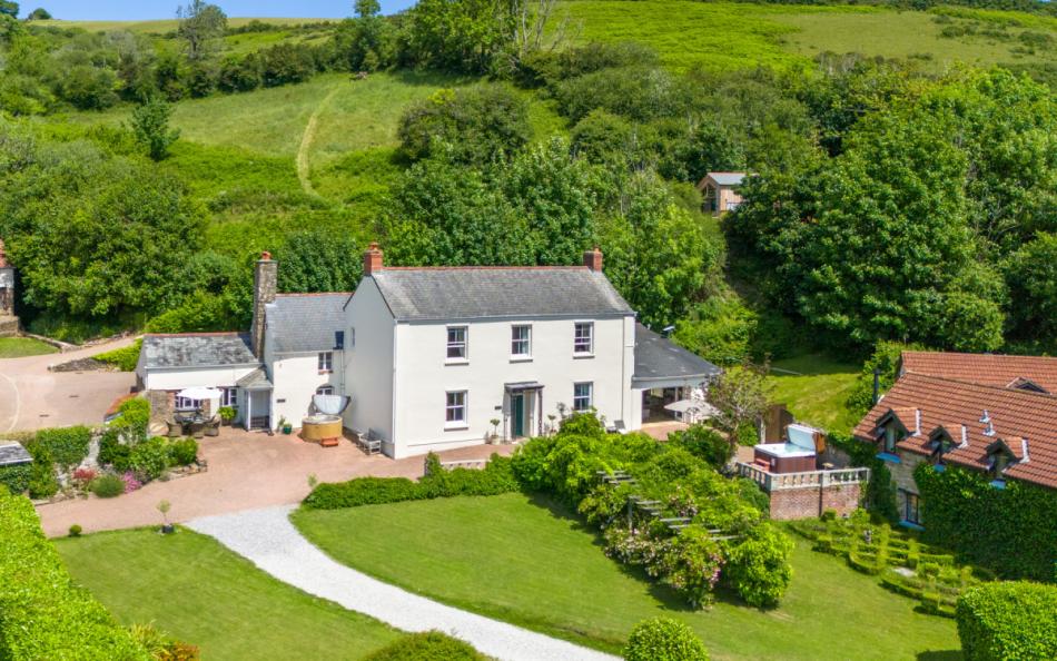Coulscott House large holiday house sleeps 15
