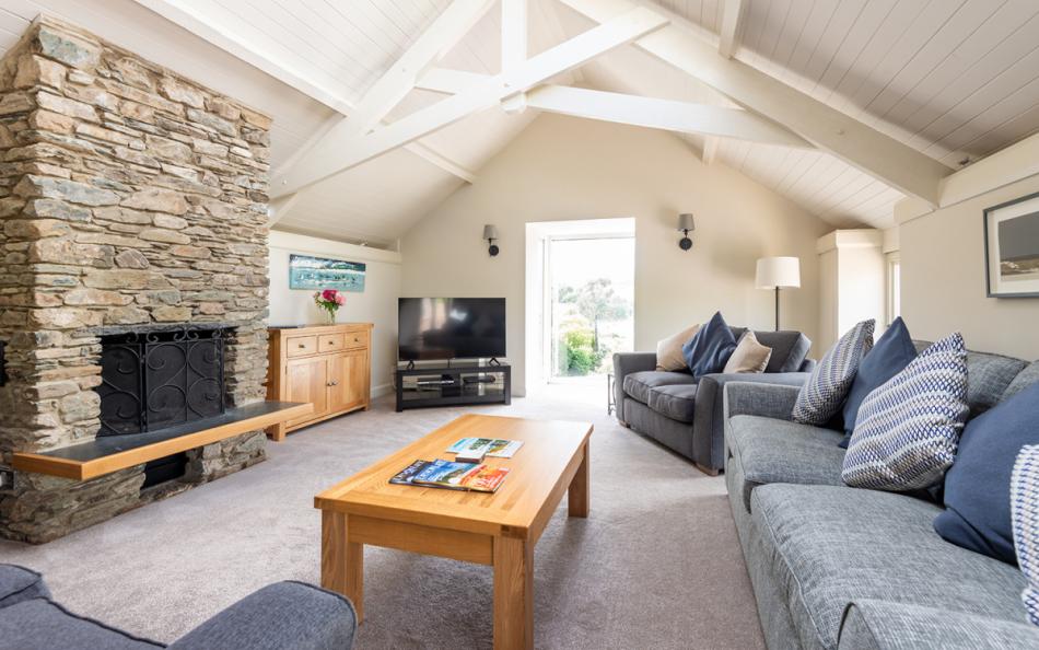 Another look at the lounge at Farthingfield 