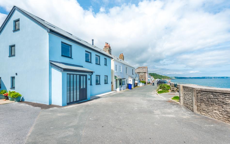 Agincourt holiday home in Beesands near Slapton sleeps 8