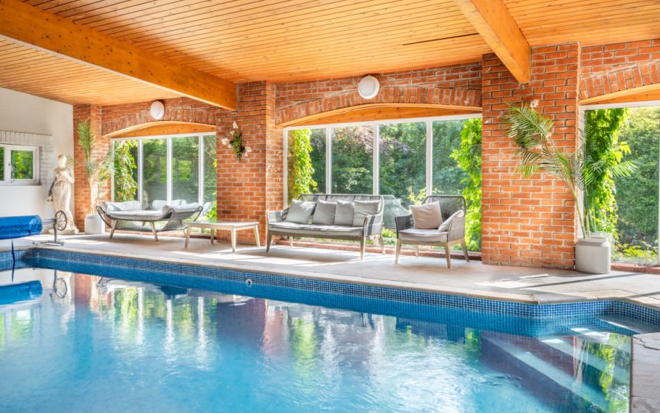 indoor pool at Coulscott House
