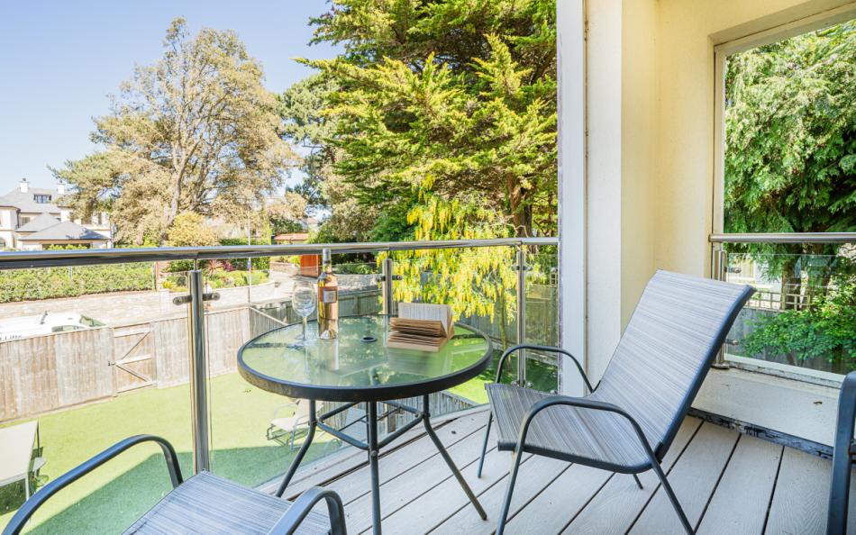 Seascapes No.2 outdoor dining