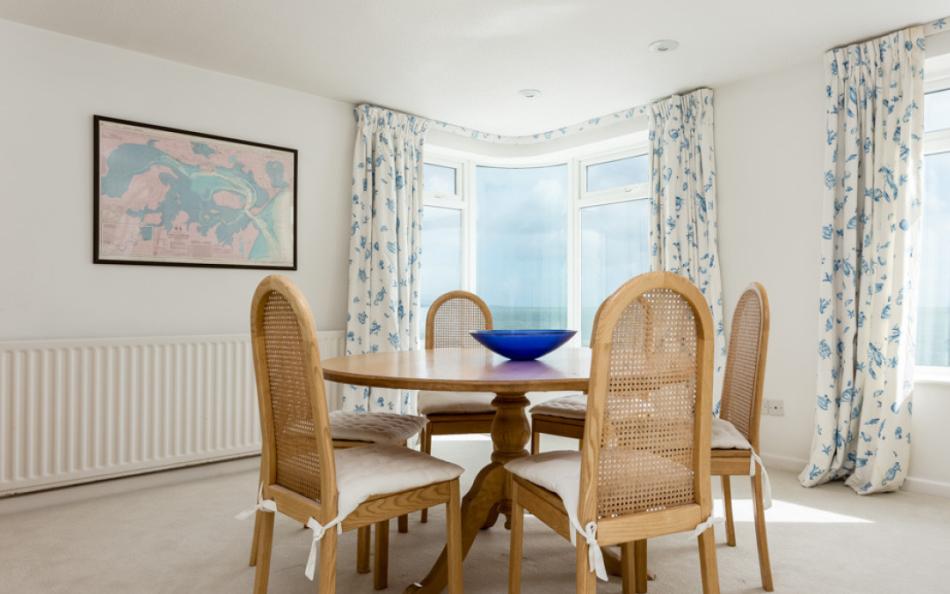 dining table at Utopia No.6