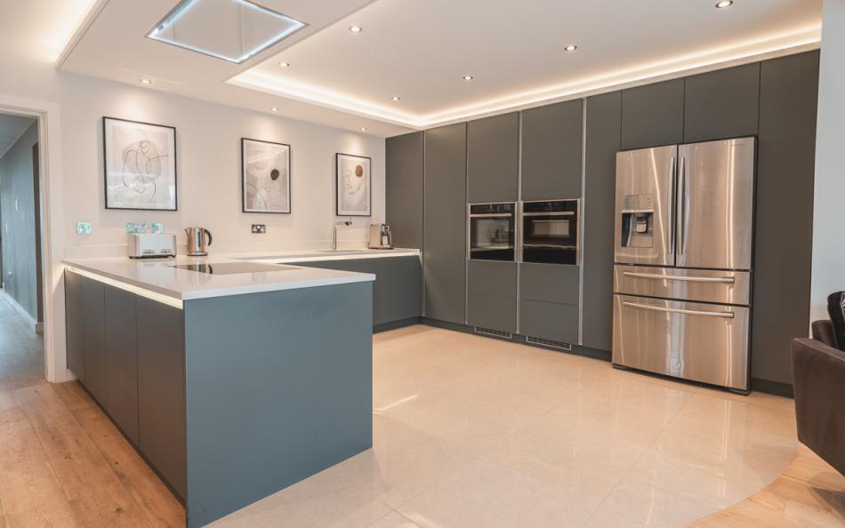 kitchen with breakfast island at Allure in Sandbanks