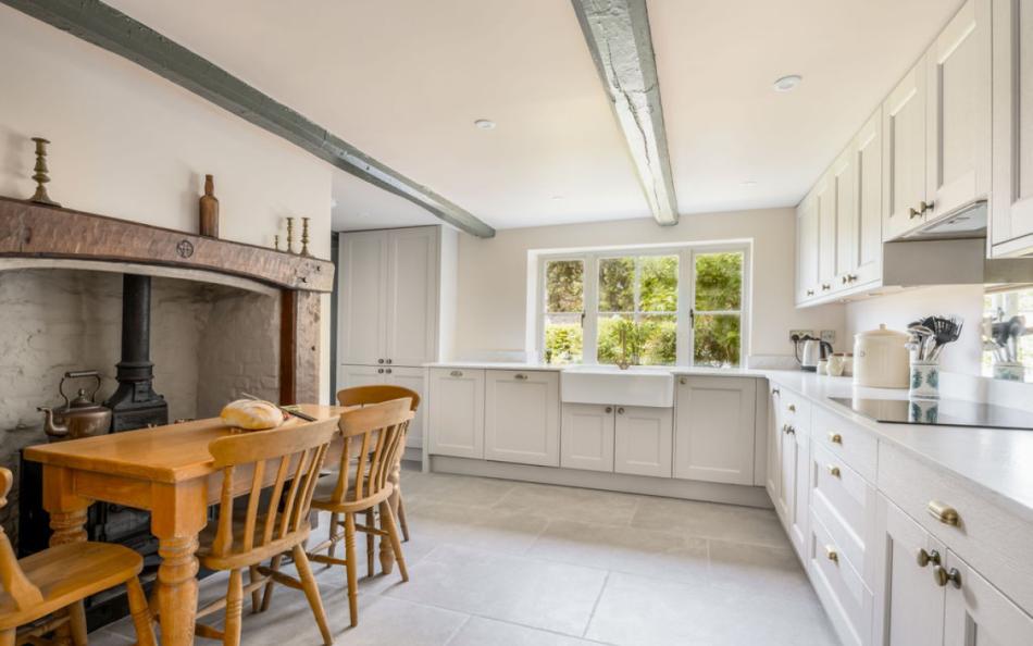 Lovely tradtional kitchen at Carrington Farmhouse
