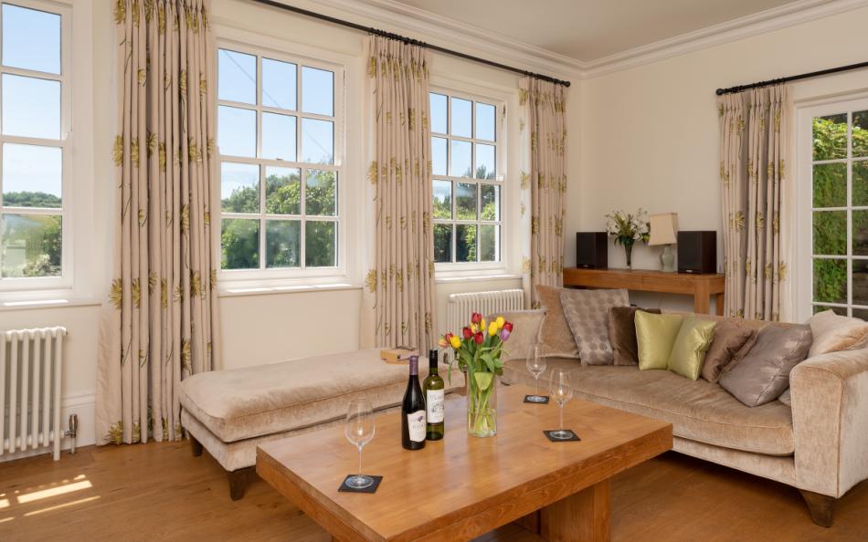 The lounge room at Holset House
