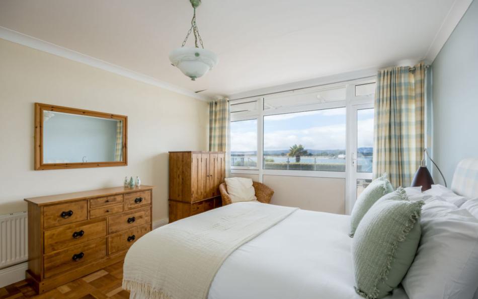 double bedroom with sea views at Golden Gates No.9