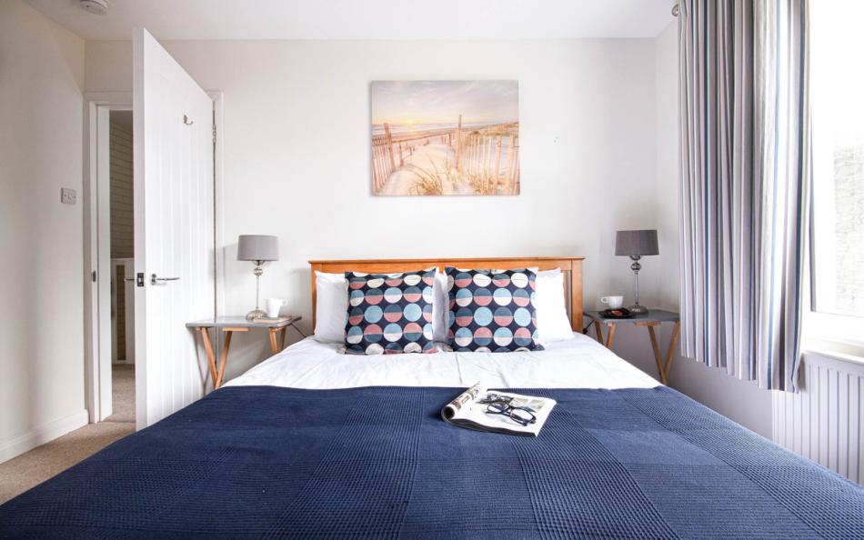 King bedroom at The Courtyard