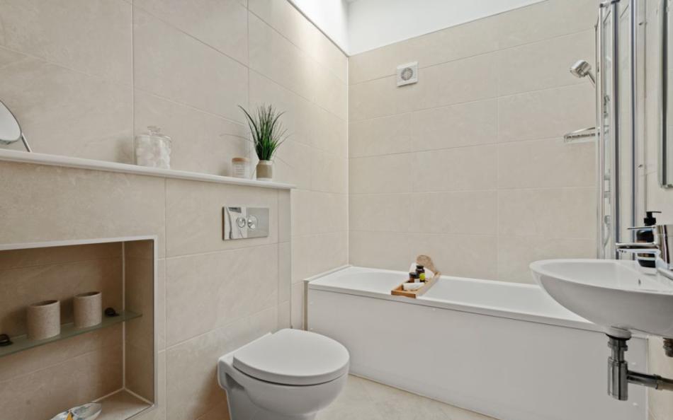 Family Bathroom 