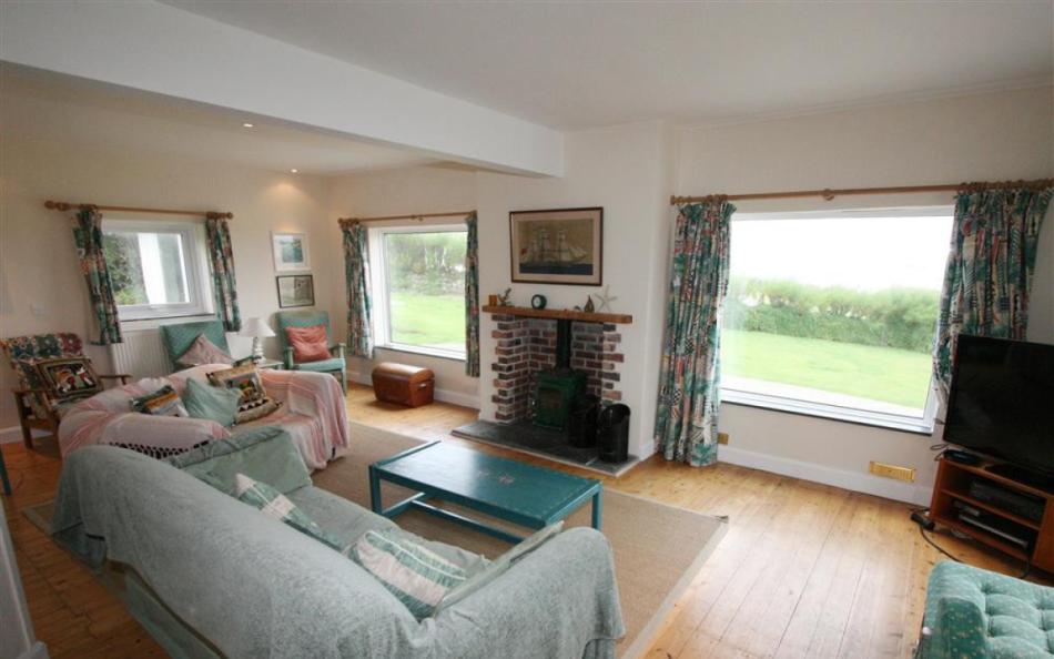 Sitting room at Roswidden on the cliff