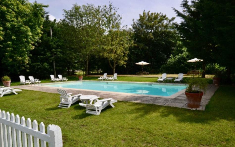 Outdoor swimming pool at Rosetti House