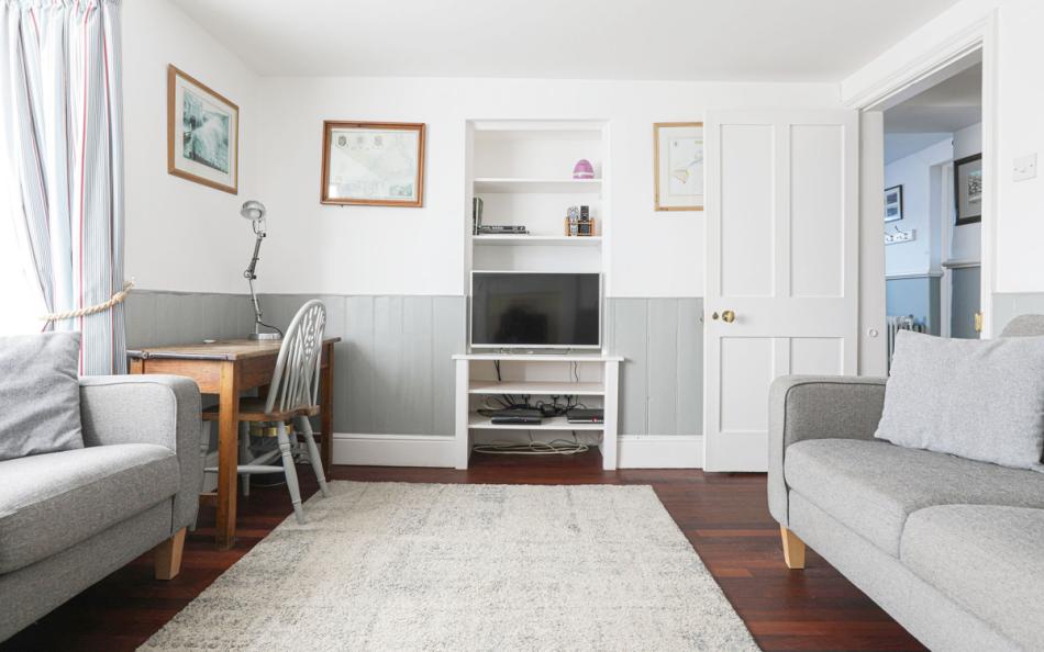 Breakwater Cottage lounge