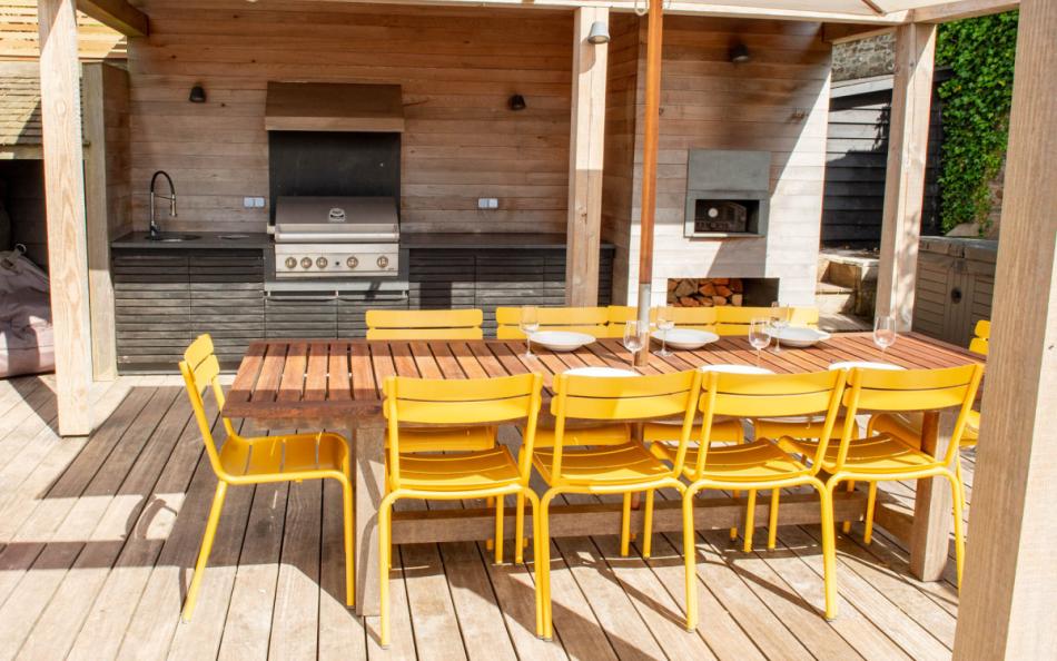 The outdoor kitchen at Huccombe Farmhouse holiday home 