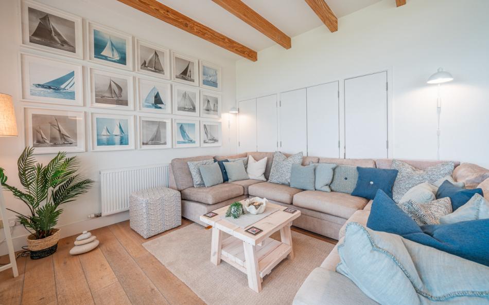 sofas in the living room at at Hook Sands in Sandbanks