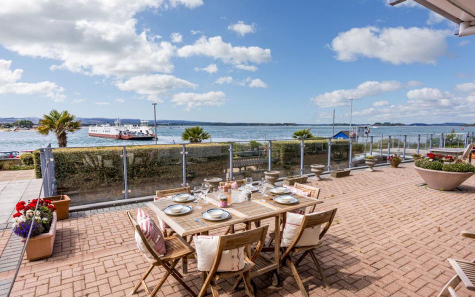 patio area by the sea at Golden Gates No.9