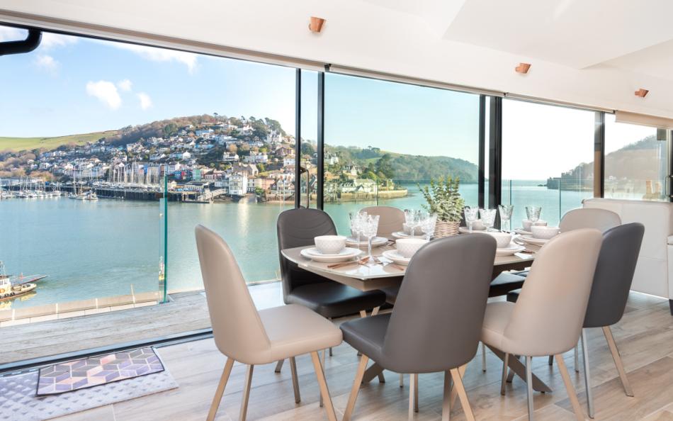 Light and airy Bridge House is a large holiday home in Dartmouth