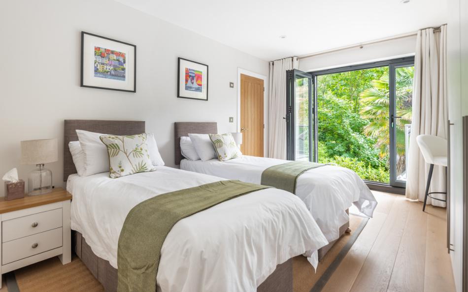 Bedroom 3 with twin beds at 6 Rosewalk