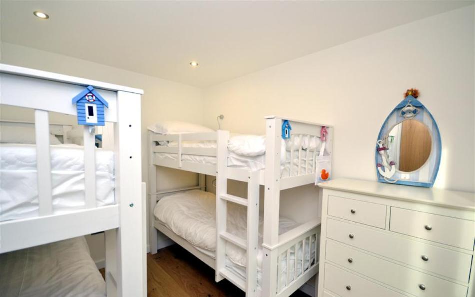 The bunk bedroom at Talland 17 