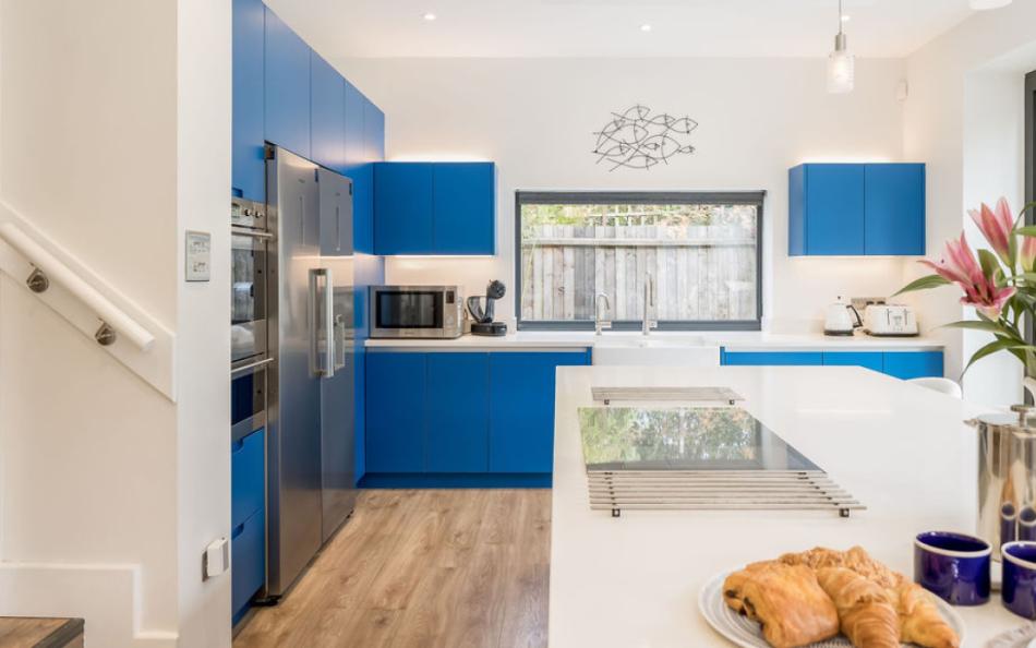 breakfast island in kitchen