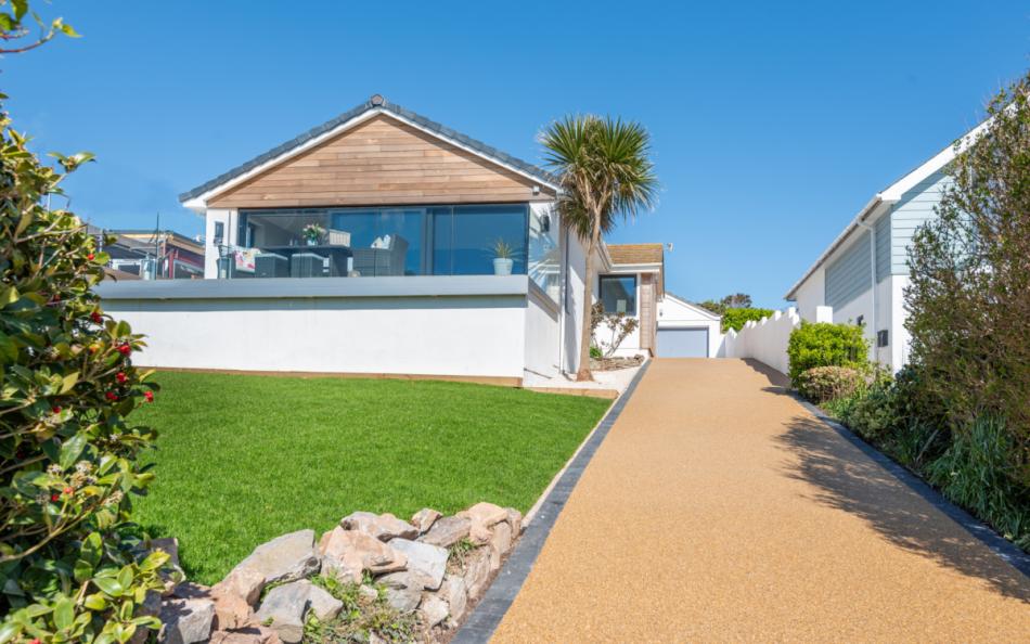 Stunning exterior at Drifters