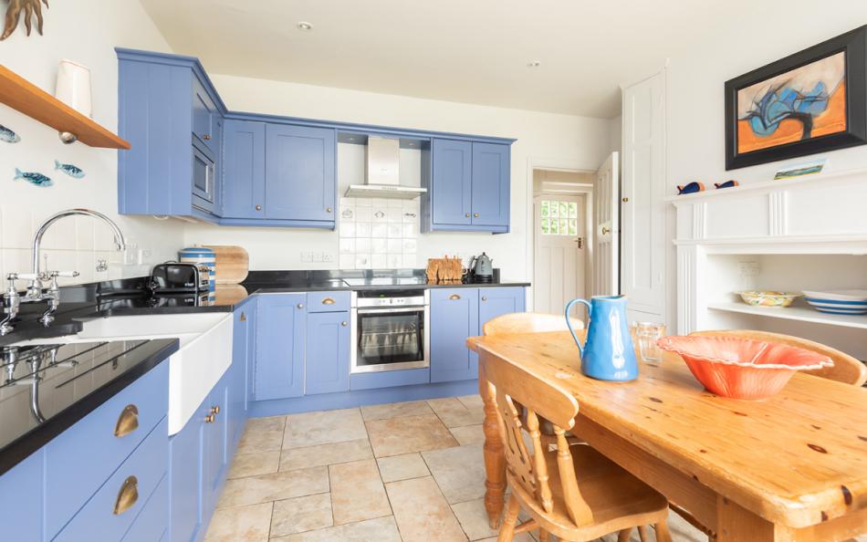 The well equipped kitchen at Arran 