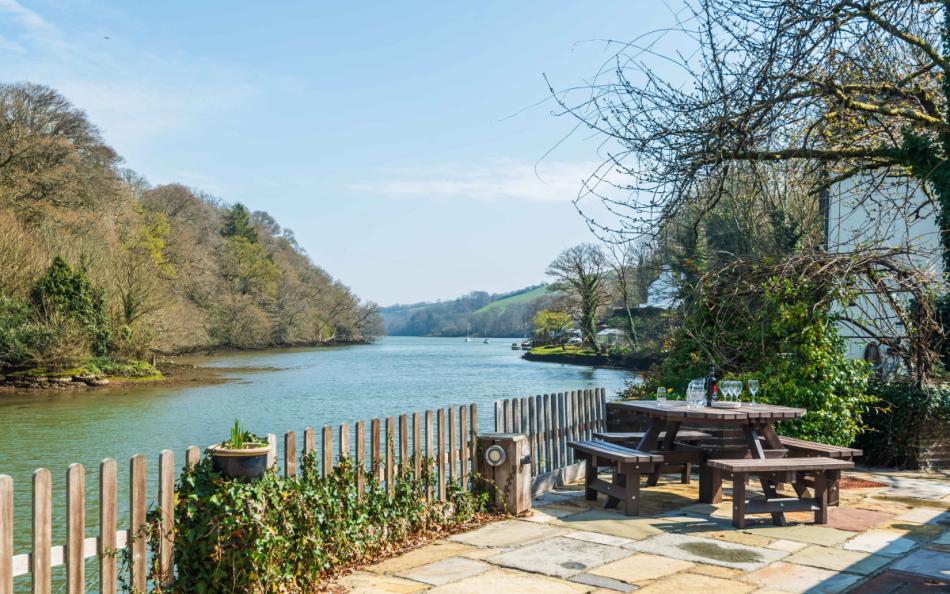Stunning water views at Perchwood Shippon