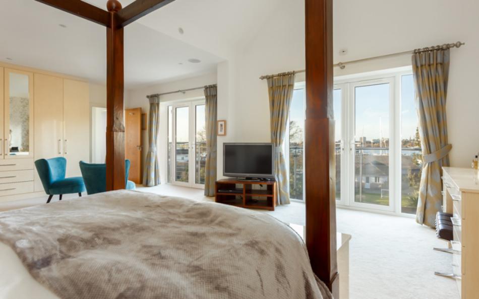 Master bedroom at Harbour Lights