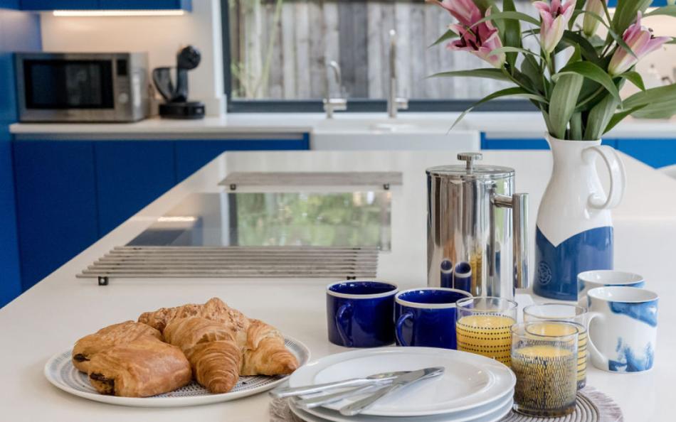 enjoy relaxing food at 21W sandbanks