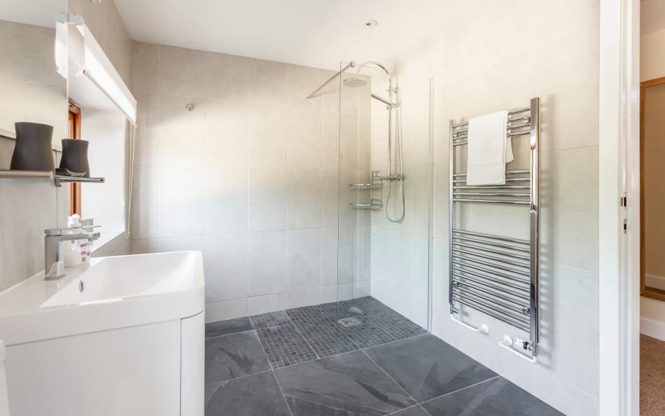Goesmere Barns family bathroom