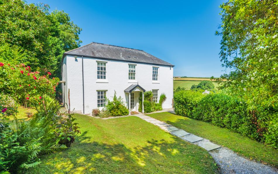 Perrotts holiday cottage sleeps 10 in Devon