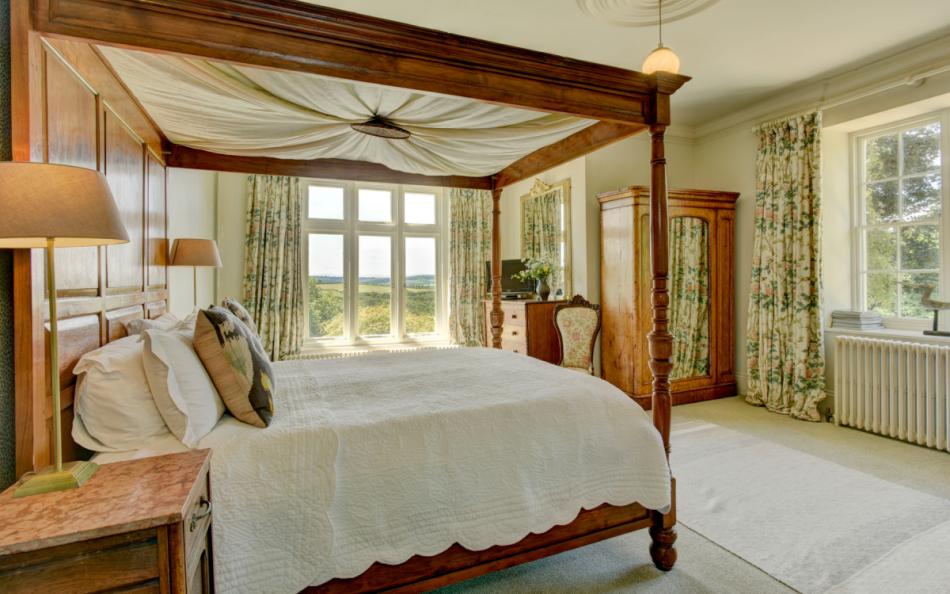 fourposter bed at The Lost Manor