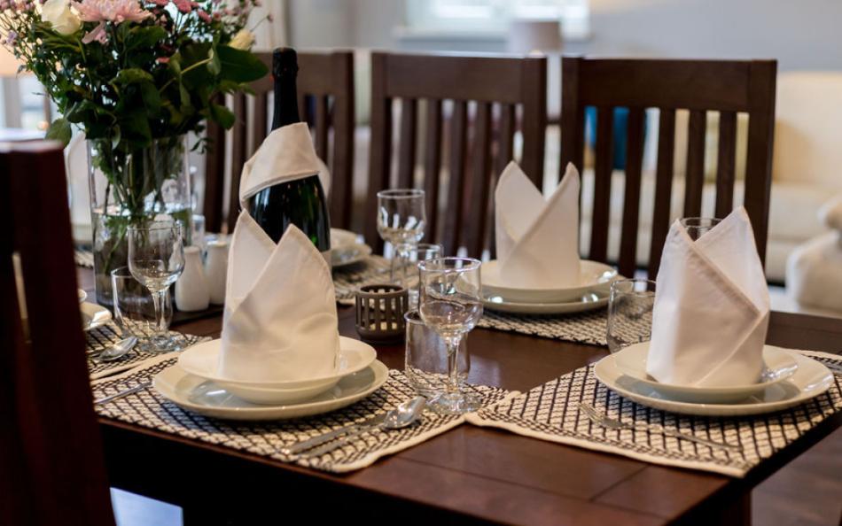 Lovely dining at Grasmere Beach House