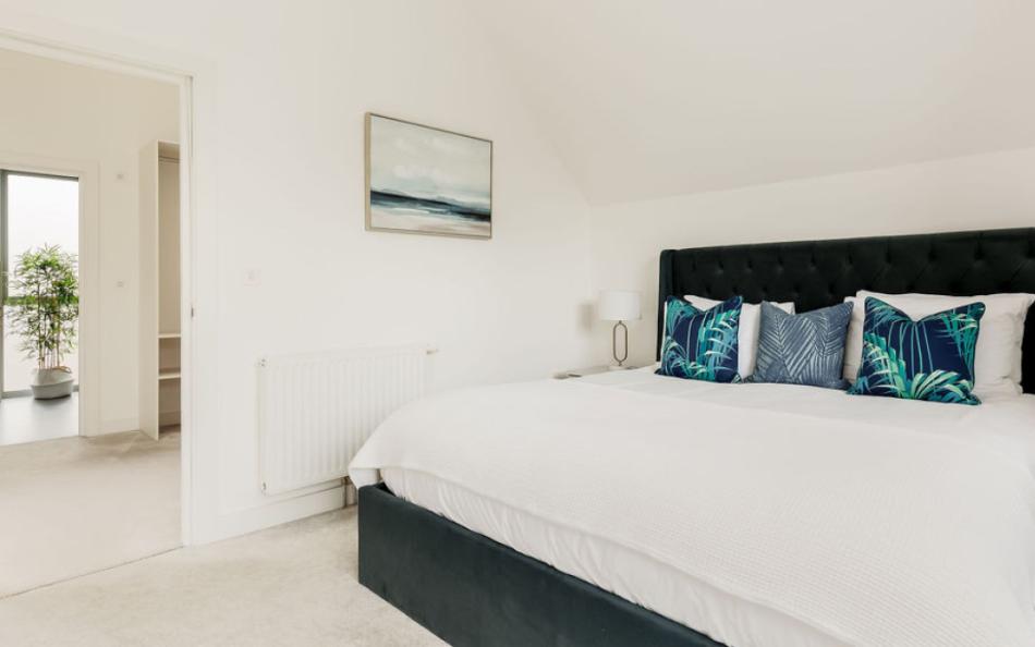 Double bed at La Mer