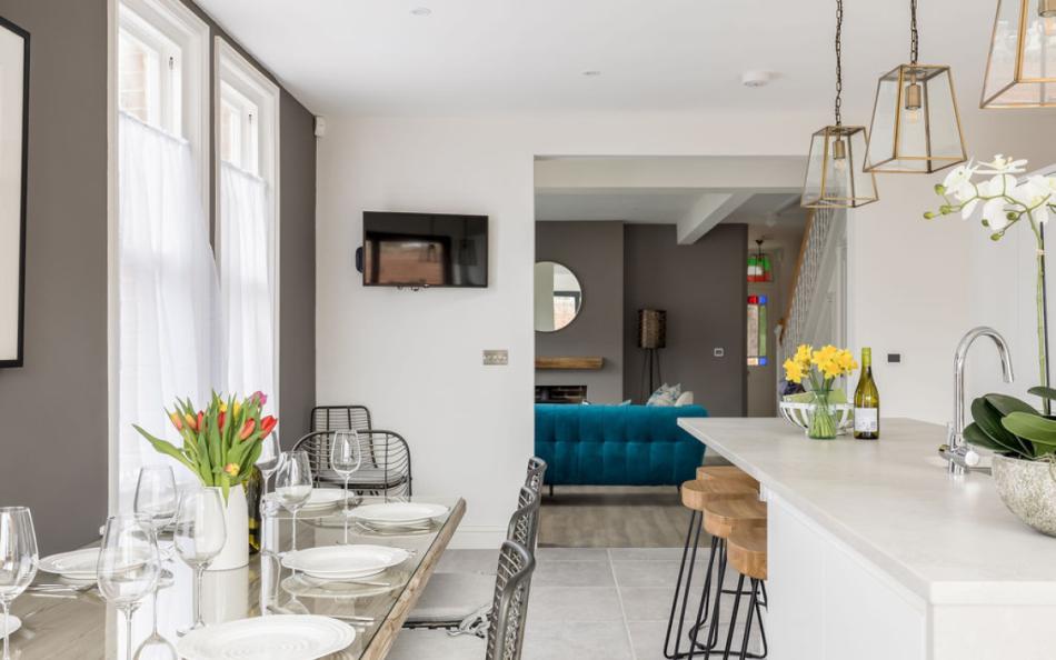Kitchen diner at Mount Bank 