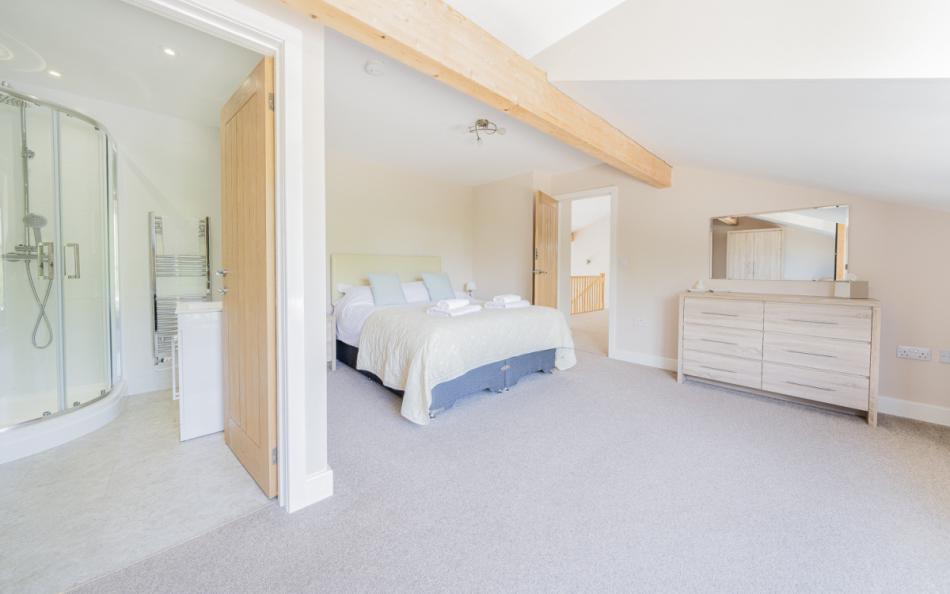 bedroom under the eaves at Goesmere Barns
