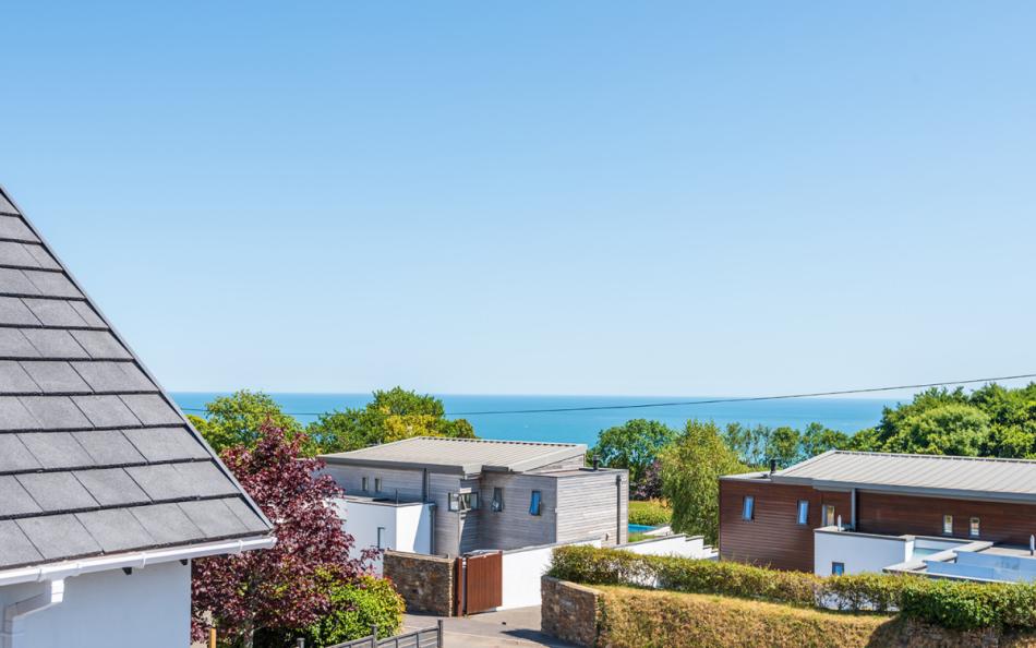 Sea views at 1 crestfields