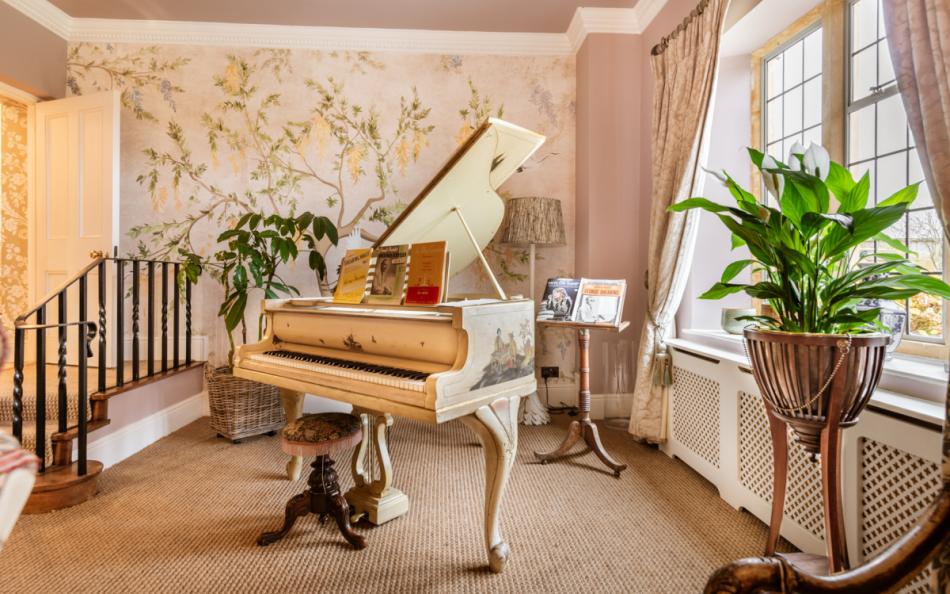 piano room at Brookside Lodge 